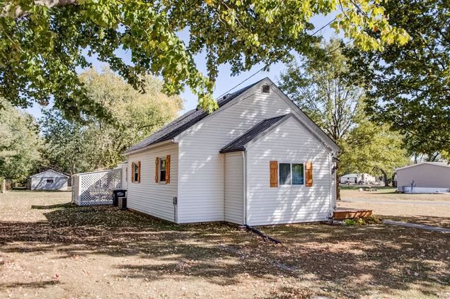1102 Washington Avenue Staunton, IL House Sold - Photo 1 of 27. Opens carousel modal