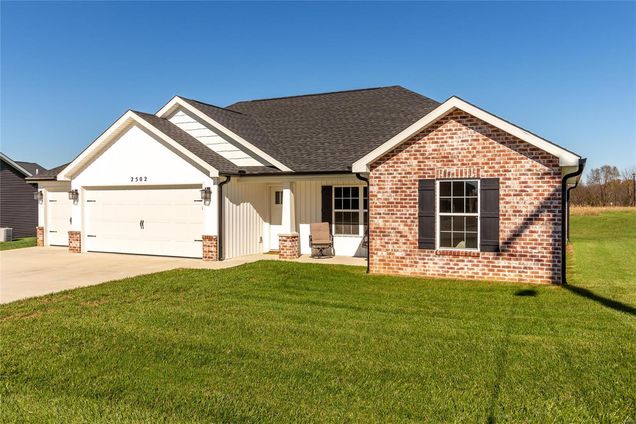 2502 Oak Street Jackson, MO House Sold - Photo 1 of 24. Opens carousel modal