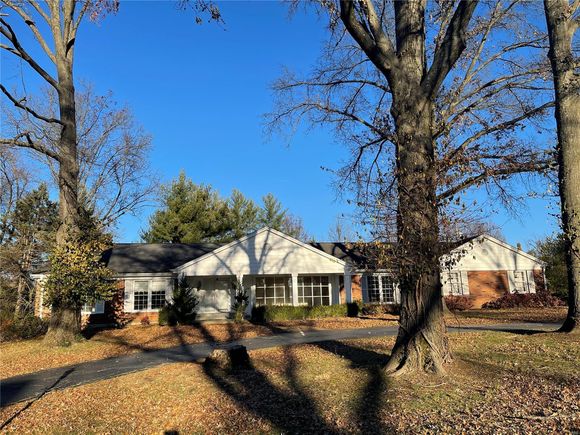 19 Williamsburg Estates Drive St Louis, MO House Sold - Photo 1 of 21. Opens carousel modal