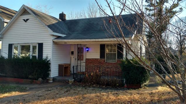 216 E Clinton Place Kirkwood, MO House Sold - Photo 1 of 6. Opens carousel modal