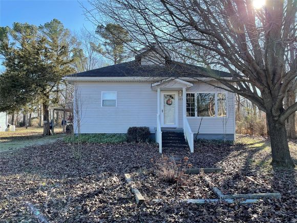 405 Poplar Avenue De Soto, IL House Sold - Photo 1 of 19. Opens carousel modal