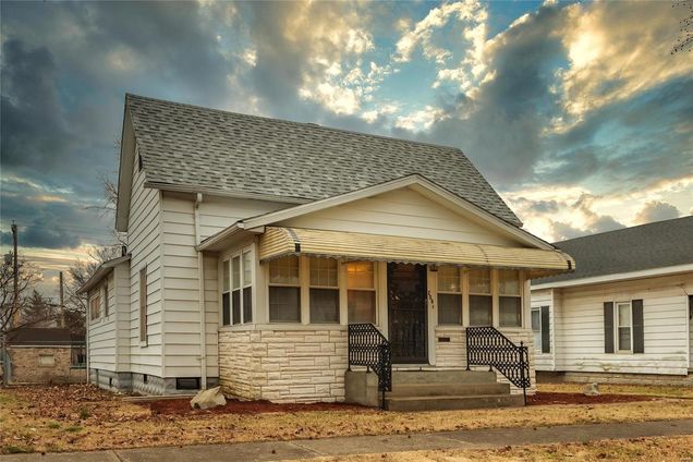208 N 21st Street Herrin, IL House Sold - Photo 1 of 30. Opens carousel modal