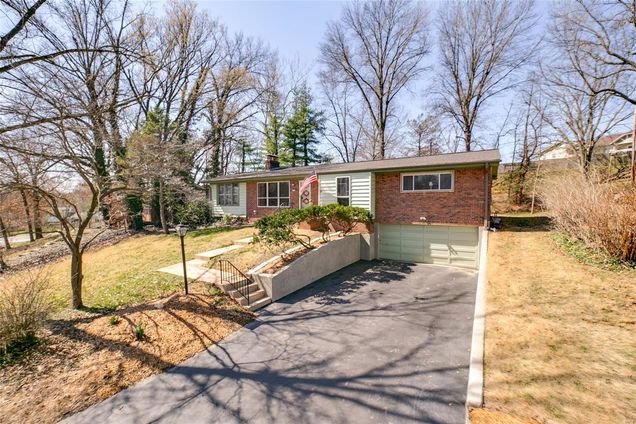 5 Heather Drive St Louis, MO House Sold - Photo 1 of 37. Opens carousel modal
