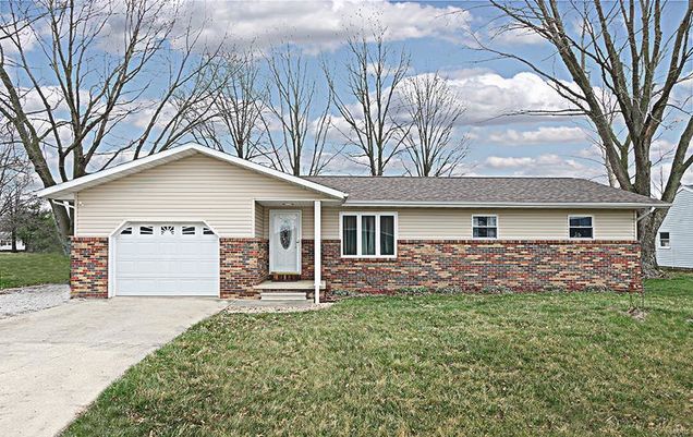 136 Lyle Drive Hoffman, IL House Sold - Photo 1 of 31. Opens carousel modal
