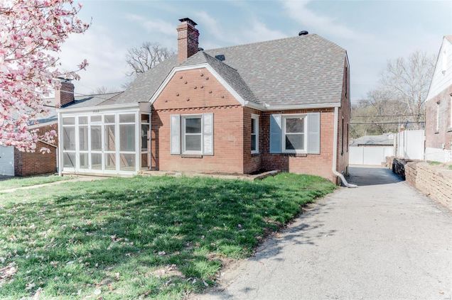 1545 Moore Place St Louis, MO House Sold - Photo 1 of 23. Opens carousel modal