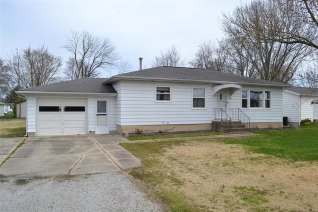 206 E 3rd Street Hoffman, IL House Sold - Photo 1 of 27. Opens carousel modal