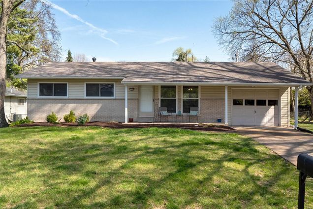 12325 Promenade Lane St Louis, MO House Sold - Photo 1 of 25. Opens carousel modal