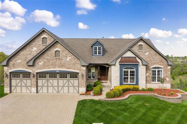 1095 Bridleridge Crossing Spur High Ridge, MO House Sold - Photo 1 of 40. Opens carousel modal
