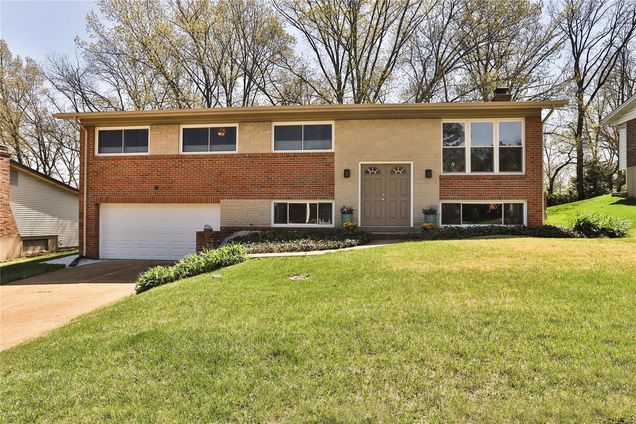 4550 Tauneybrook Drive St Louis, MO House Sold - Photo 1 of 36. Opens carousel modal