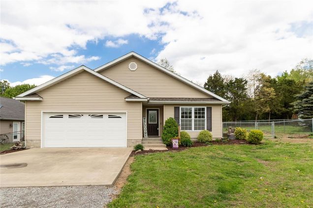 703 Mulberry Goreville, IL House Sold - Photo 1 of 24. Opens carousel modal