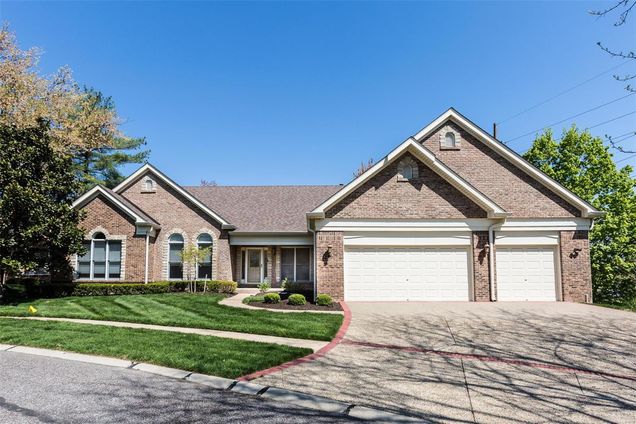 1316 Oaktree Estates Lane Chesterfield, MO Condo Sold - Photo 1 of 57. Opens carousel modal