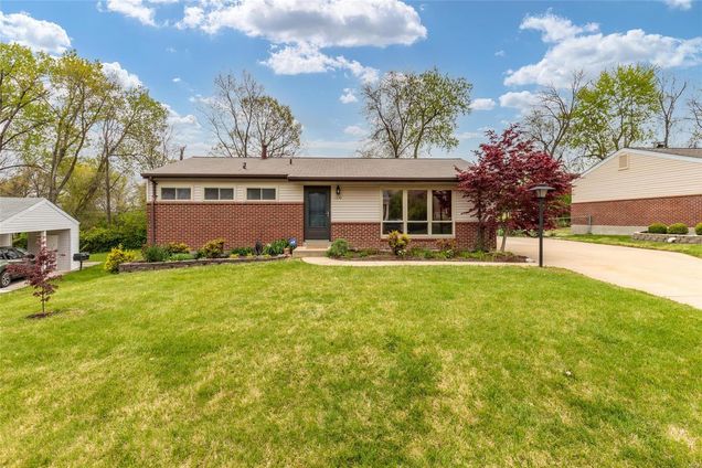 1330 Arrowhead Drive Olivette, MO House Sold - Photo 1 of 21. Opens carousel modal