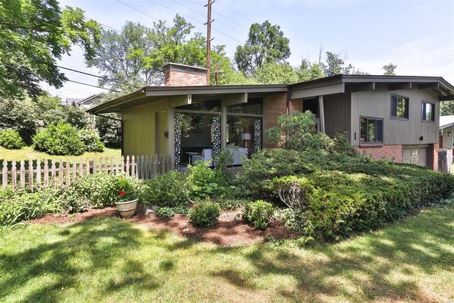 501 Woodleaf Court St Louis, MO House Sold - Photo 1 of 46. Opens carousel modal