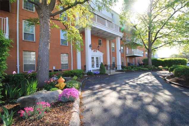 14471 Bantry Unit 27 Chesterfield, MO Condo Sold - Photo 1 of 28. Opens carousel modal
