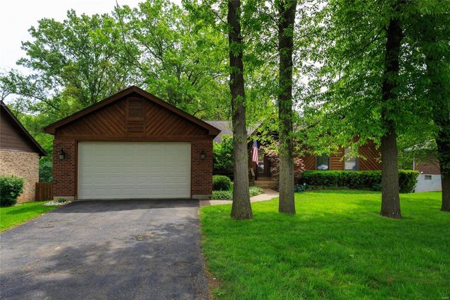 2720 Edgeworth Avenue Maryland Heights, MO House Sold - Photo 1 of 16. Opens carousel modal