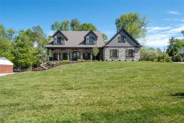 3 Clerbrook Lane Ladue, MO House Sold - Photo 1 of 63. Opens carousel modal