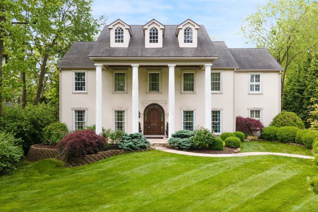 6 Algonquin Lane St Louis, MO House Sold - Photo 1 of 56. Opens carousel modal