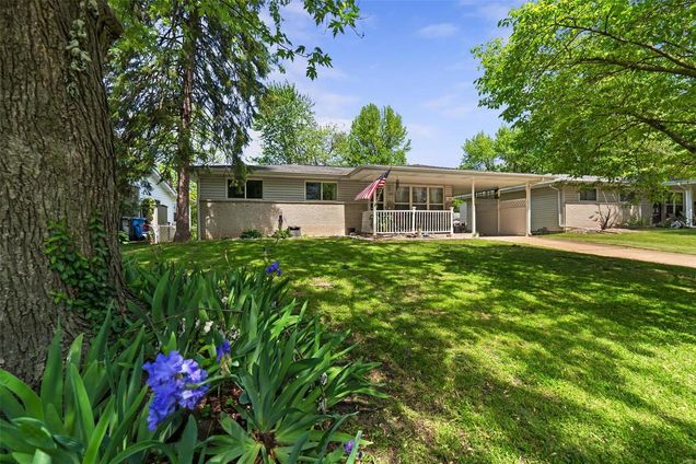 1465 Vesper Drive Florissant, MO House Sold - Photo 1 of 27. Opens carousel modal