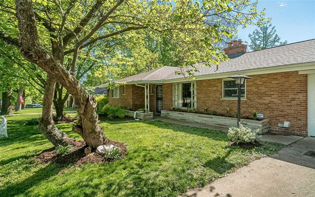 20 Grand Circle Maryland Heights, MO House Sold - Photo 1 of 45. Opens carousel modal