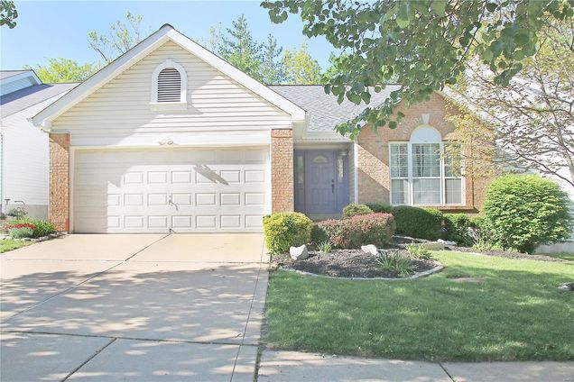 952 Oak Knoll Manor Drive St Louis, MO House Sold - Photo 1 of 27. Opens carousel modal