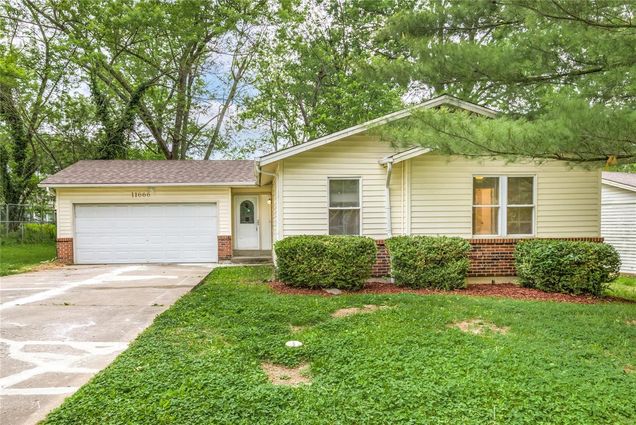 11666 Briarbrae Court St Louis, MO House Sold - Photo 1 of 25. Opens carousel modal