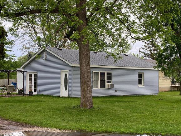 407 Jackson Hillsdale, IL House Sold - Photo 1 of 21. Opens carousel modal