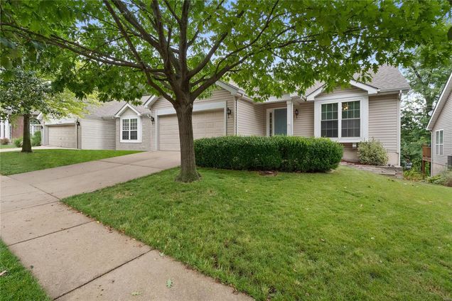 912 Oak Knoll Manor Drive St Louis, MO House Sold - Photo 1 of 32. Opens carousel modal