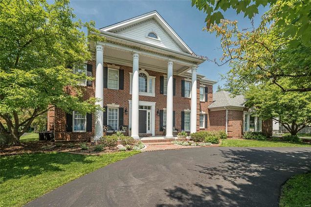 101 Ladue Glen Ct Chesterfield, MO House Sold - Photo 1 of 29. Opens carousel modal
