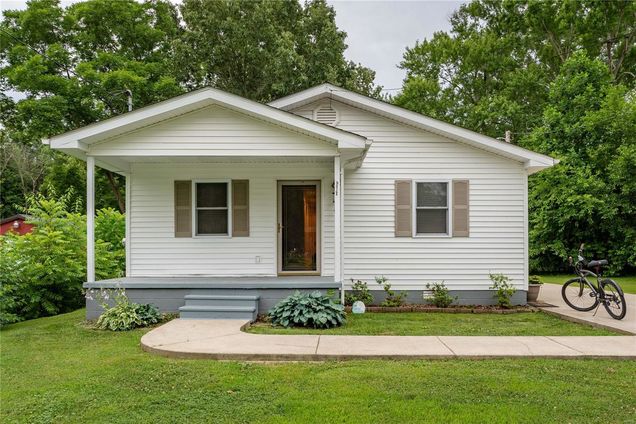 416 W Harrison Street Carrier Mills, IL House Sold - Photo 1 of 15. Opens carousel modal