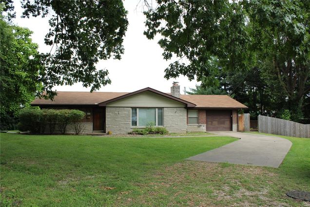 4235 Oak Lane Belleville, IL House Sold - Photo 1 of 31. Opens carousel modal
