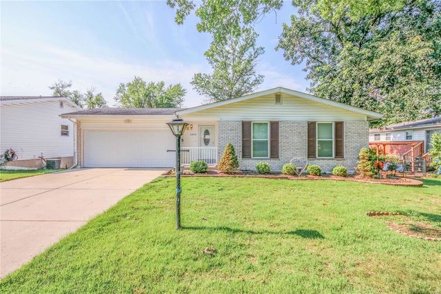 2630 Delaware Drive Florissant, MO House Sold - Photo 1 of 56. Opens carousel modal