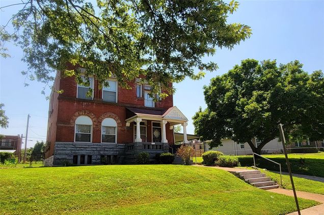 5352 Maple Avenue St Louis, MO House Sold - Photo 1 of 29. Opens carousel modal