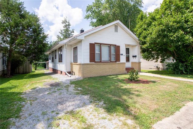 1011 Land Harrisburg, IL House Sold - Photo 1 of 20. Opens carousel modal