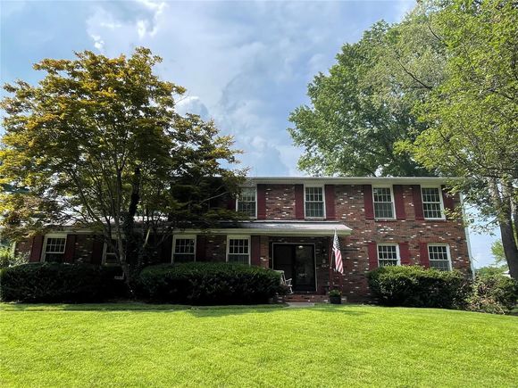 1818 Tomahawk Lane Godfrey, IL House Sold - Photo 1 of 20. Opens carousel modal