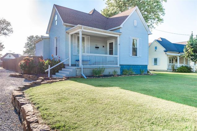1208 N State Street Marion, IL House Sold - Photo 1 of 25. Opens carousel modal