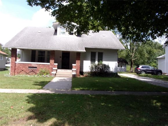 212 E Washington Street Edinburg, IL House Sold - Photo 1 of 24. Opens carousel modal