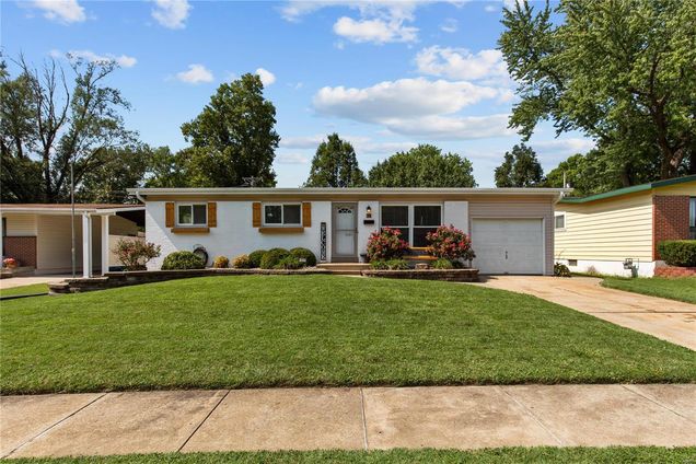 36 San Mateo Drive Florissant, MO House Sold - Photo 1 of 21. Opens carousel modal