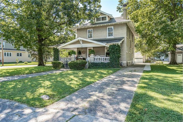 829 E 1st North Street Carlinville, IL House Sold - Photo 1 of 33. Opens carousel modal