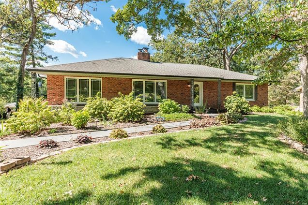 7648 Paragon Circle Grantwood Village, MO House Sold - Photo 1 of 37. Opens carousel modal