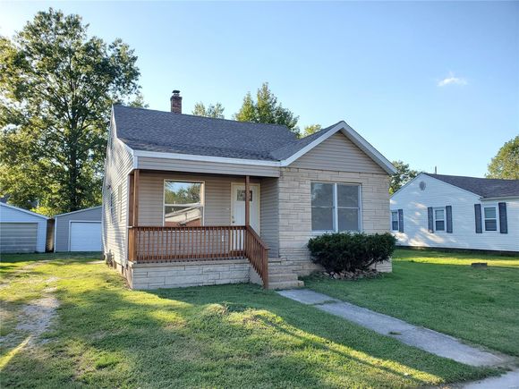 302 2nd Street Marion, IL House Sold - Photo 1 of 22. Opens carousel modal