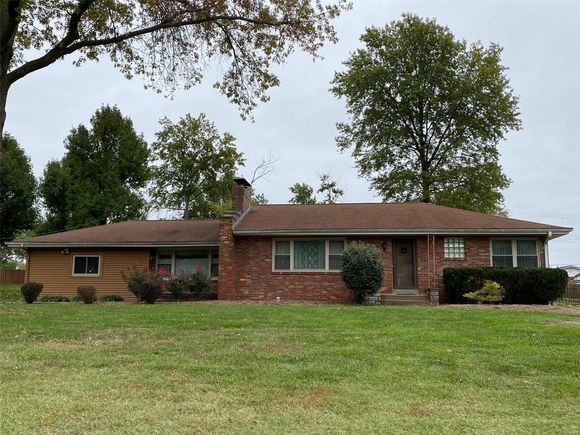 24 Lincord Drive St Louis, MO House Sold - Photo 1 of 17. Opens carousel modal