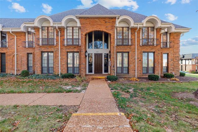 922 Claytonbrook Drive Unit 4 Ballwin, MO Condo Sold - Photo 1 of 19. Opens carousel modal