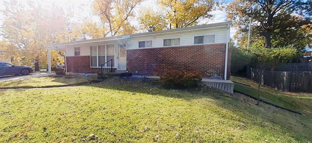 1201 Arrowhead Olivette, MO House Sold - Photo 1 of 2. Opens carousel modal