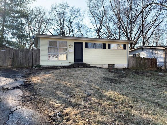 3901 Cranberry Lane St Louis, MO House Sold - Photo 1 of 12. Opens carousel modal