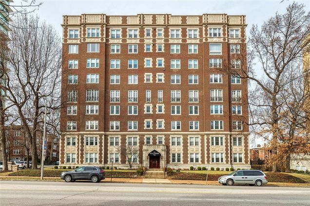 725 S Skinker Unit 6C St Louis, MO Condo Sold - Photo 1 of 31. Opens carousel modal