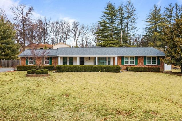 4 Haven View Drive Creve Coeur, MO House Sold - Photo 1 of 23. Opens carousel modal