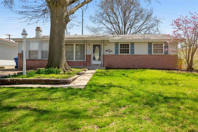 1560 Angelus Florissant, MO House Sold - Photo 1 of 36. Opens carousel modal