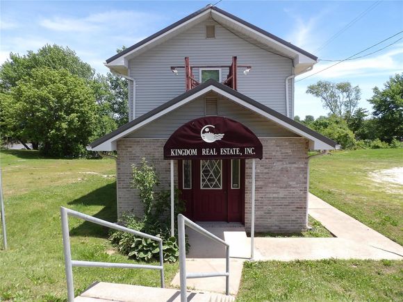 305 North Park Street Hardin, IL House Sold - Photo 1 of 32. Opens carousel modal