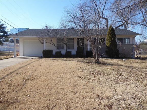 925 Tempo Drive St Louis, MO House Sold - Photo 1 of 22. Opens carousel modal