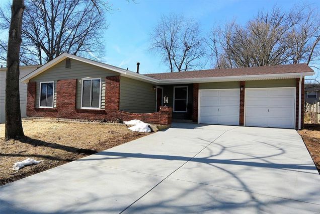 541 Braebridge Road Manchester, MO House Sold - Photo 1 of 29. Opens carousel modal
